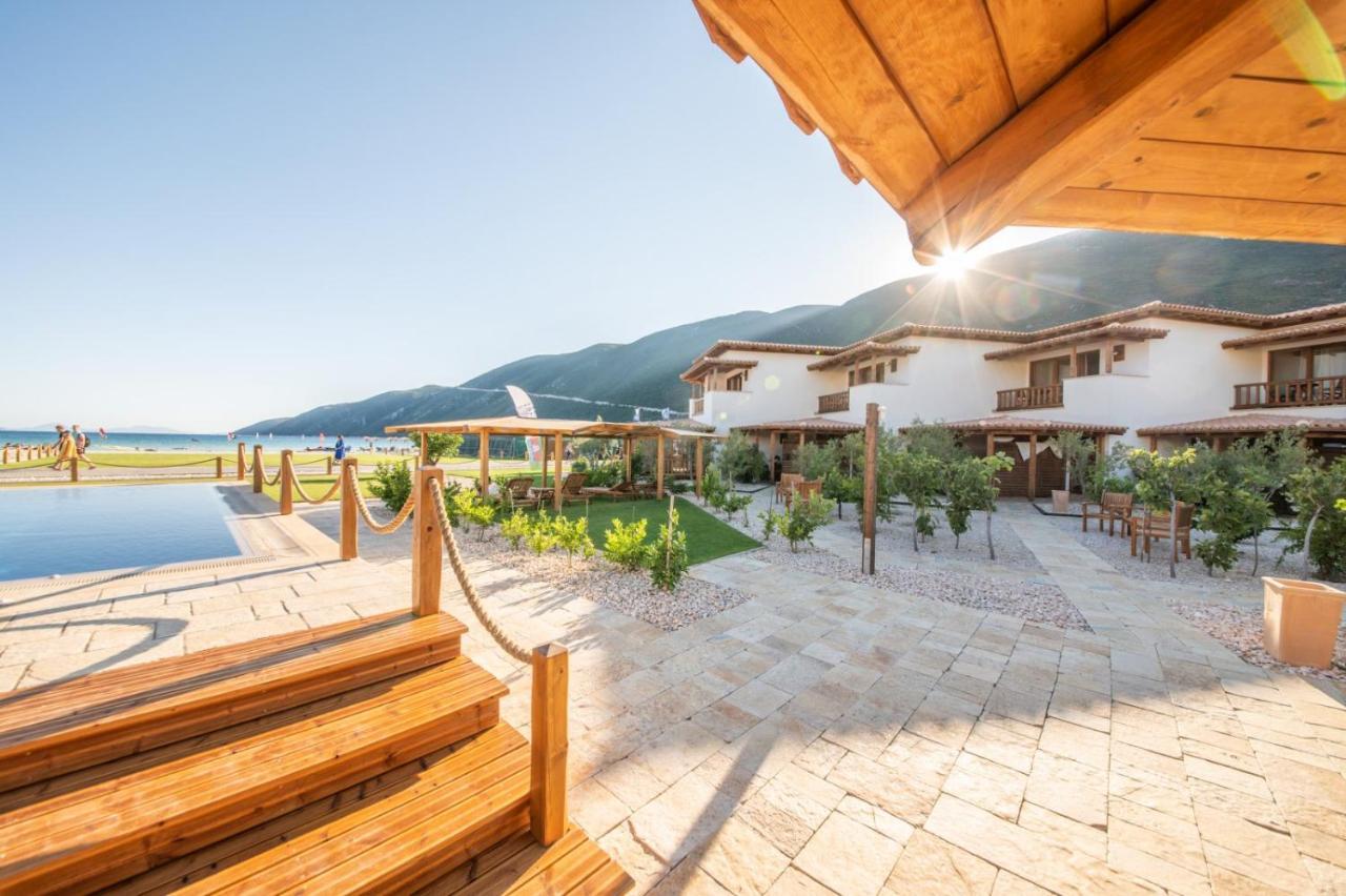 Seaside Resort Vasiliki エクステリア 写真